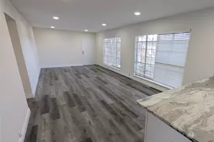 2101 Fountain View Dr, Houston, TX 77057 - Photo 11