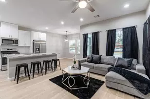 4661 Clover St, Houston, TX 77051 - Photo 9