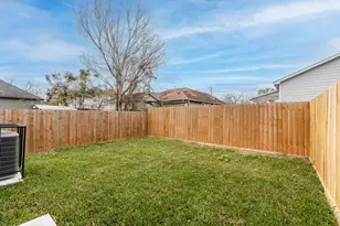 4661 Clover St, Houston, TX 77051 - Photo 25