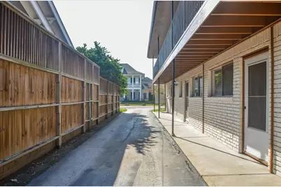 427 17th Street W #8, Houston, TX 70009 - Photo 7