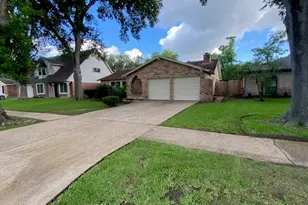 16447 Brookford Dr, Houston, TX 77059 - Photo 3
