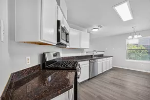 9711 Sutton Meadows Ct, Houston, TX 77086 - Photo 9