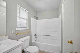 9711 Sutton Meadows Ct, Houston, TX 77086 - Photo 27