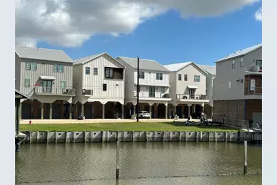 22 Cmdr Runco Lane, Taylor Lake Village, TX 77586 - Photo 3