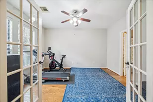 1046 W 23rd St, Houston, TX 77008 - Photo 3