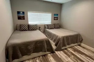 982 Driftwood Dr, Crystal Beach, TX 77650 - Photo 9