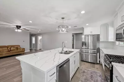 379 Rose Lane, Orange, TX 77632 - Photo 11