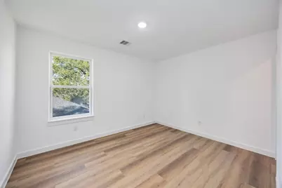 7944 Fields Street #B, Houston, TX 77028 - Photo 9