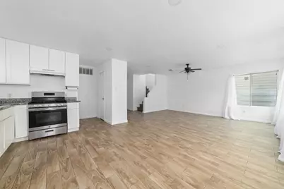 10106 Farrell Drive, Houston, TX 77070 - Photo 9