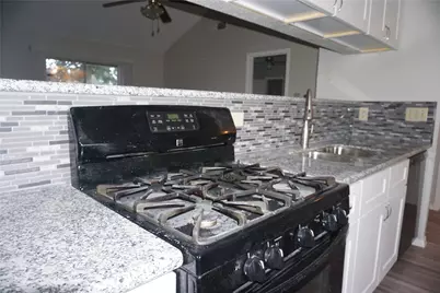 3022 Helmsley Drive, Pearland, TX 77584 - Photo 7