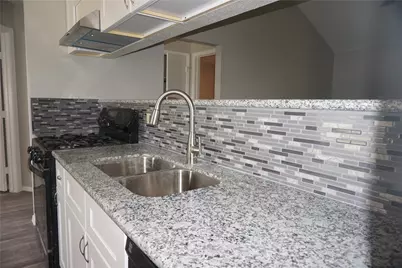 3022 Helmsley Drive, Pearland, TX 77584 - Photo 5