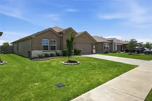 910 Betsy Hl Dr, Rosharon, TX 77583 - Photo 3