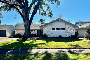 5719 Viking Dr, Houston, TX 77092 - Photo 1