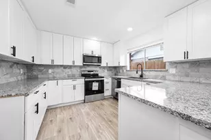 10402 Rancho Bernardo Ln Ln, Sugar Land, TX 77498 - Photo 1