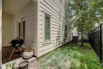2231 Chenevert Street, Houston, TX 77003 - Photo 25