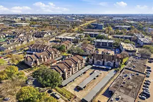 10855 Meadowglen Ln, Houston, TX 77042 - Photo 35