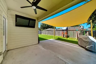 230 Edgewater Dr, West Columbia, TX 77486 - Photo 27