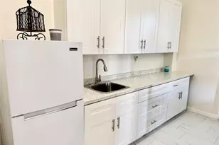 981 Nassau Dr, Crystal Beach, TX 77650 - Photo 9