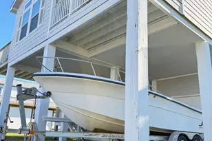 981 Nassau Dr, Crystal Beach, TX 77650 - Photo 5