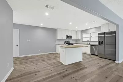 2131 Counter Point Drive, Houston, TX 77055 - Photo 9