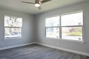 4024 Ave N 1/2 St, Galveston, TX 77550 - Photo 19