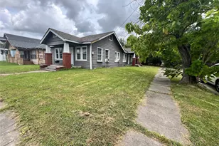 300 E James St, Baytown, TX 77520 - Photo 13