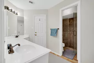 70 N Skyflower Ct, The Woodlands, TX 77381 - Photo 25