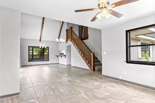 305 Johnson Ave, Palacios, TX 77465 - Photo 7