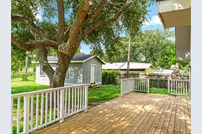 305 Johnson Avenue, Palacios, TX 77465 - Photo 23