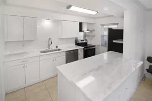 5874 Doliver Dr, Houston, TX 77057 - Photo 11