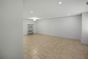 5874 Doliver Dr, Houston, TX 77057 - Photo 3