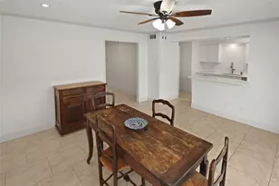 5874 Doliver Dr, Houston, TX 77057 - Photo 13