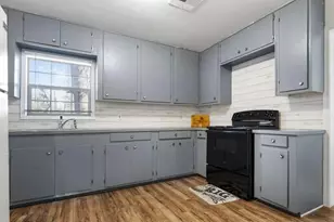 472 E Main St, Zavalla, TX 75980 - Photo 7