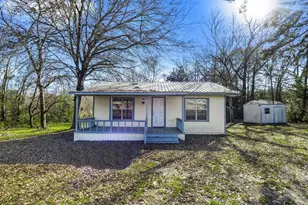 472 E Main St, Zavalla, TX 75980 - Photo 11