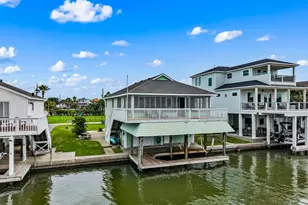 16610 Tern Rd, Jamaica Beach, TX 77554 - Photo 3