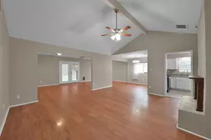 16858 Gleneagle Dr N, Conroe, TX 77385 - Photo 5