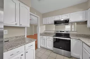 16858 Gleneagle Dr N, Conroe, TX 77385 - Photo 9