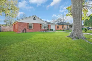6014 Belarbor St, Houston, TX 77033 - Photo 3