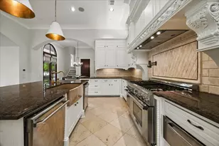 310 Tynebridge Ln, Houston, TX 77024 - Photo 17