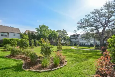1110 Oakwood Pass, Houston, TX 77043 - Photo 7