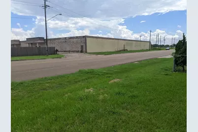 107 Correll Avenue, Wharton, TX 77488 - Photo 7