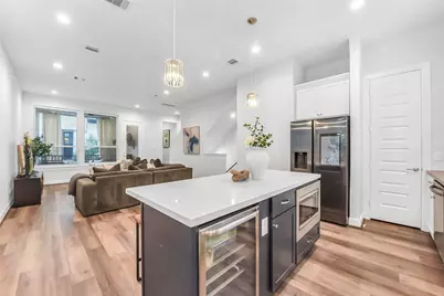 2804 Grand Fountains Drive #D, Houston, TX 77054 - Photo 7