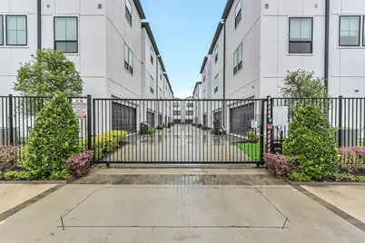 2804 Grand Fountains Drive #D, Houston, TX 77054 - Photo 31