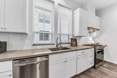 2804 Grand Fountains Drive #D, Houston, TX 77054 - Photo 5