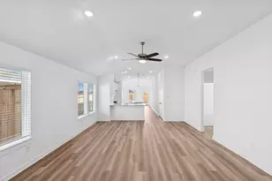 1221 Sacred Light Ln, La Marque, TX 77568 - Photo 3