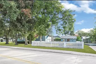 102 4th St, Sugar Land, TX 77498 - Photo 3