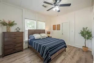 102 4th St, Sugar Land, TX 77498 - Photo 9