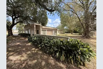 608 Travis Street, Liberty, TX 77575 - Photo 1