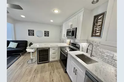 412 Pacific Street #11B, Houston, TX 77006 - Photo 3