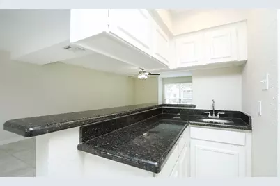 14641 Perthshire Road, Houston, TX 77079 - Photo 9